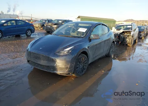 2023 Tesla Model Y Awd/Long Range Dual Motor All-Wheel Drive из США, поврежденный, VIN 7SAYGDEE5PA210695